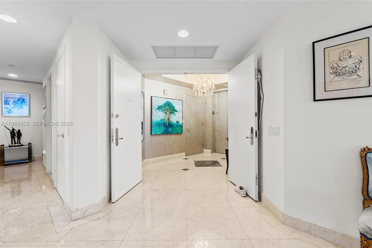 21200 Point Pl # 1901, Aventura FL 33180