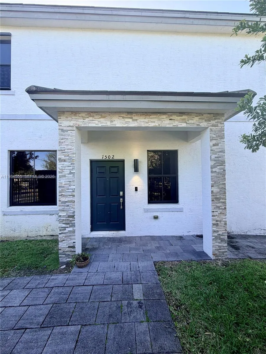 1502 SW 29th St, Fort Lauderdale FL 33315