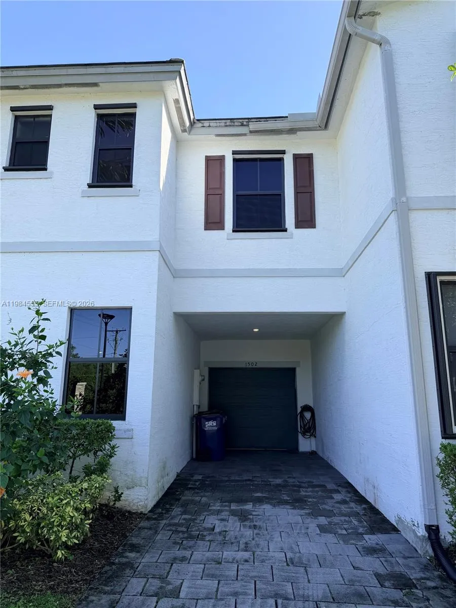 1502 SW 29th St, Fort Lauderdale FL 33315