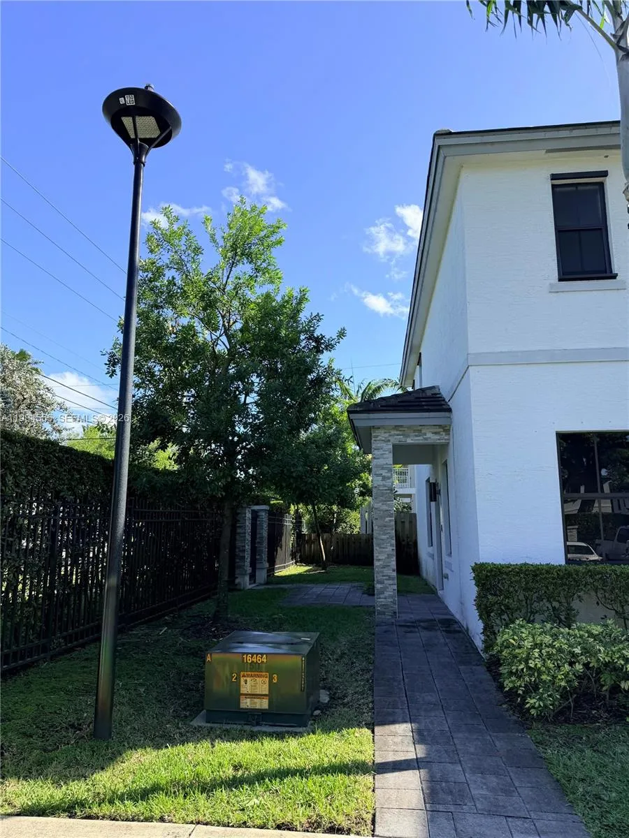 1502 SW 29th St, Fort Lauderdale FL 33315