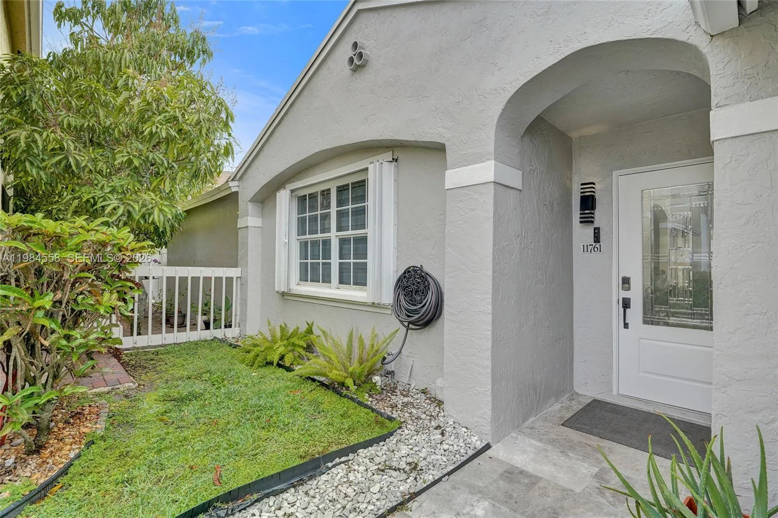 11761 NW 12th St, Pembroke Pines FL 33026