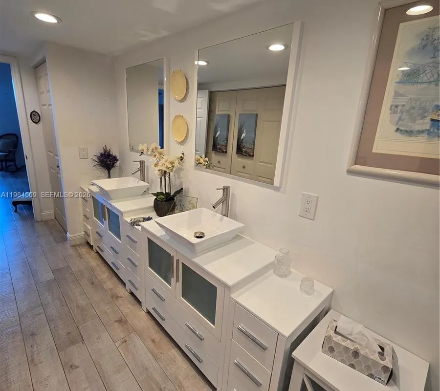 2880 NE 14th St Cswy # 311, Pompano Beach FL 33062