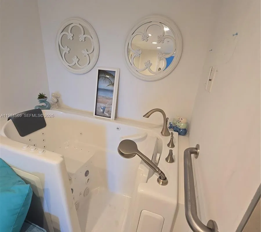 2880 NE 14th St Cswy # 311, Pompano Beach FL 33062