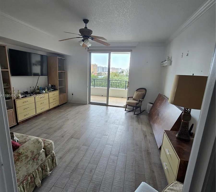 2880 NE 14th St Cswy # 311, Pompano Beach FL 33062