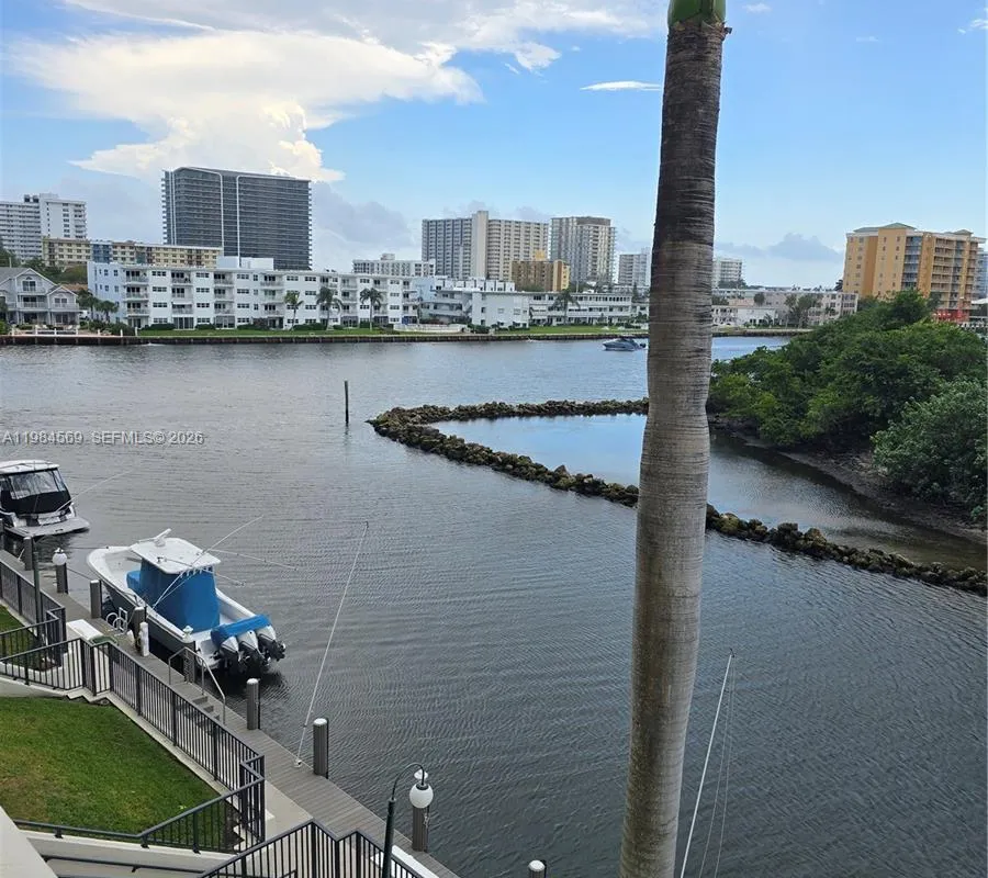 2880 NE 14th St Cswy # 311, Pompano Beach FL 33062