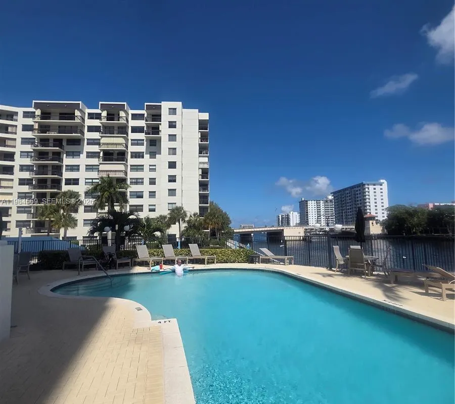 2880 NE 14th St Cswy # 311, Pompano Beach FL 33062