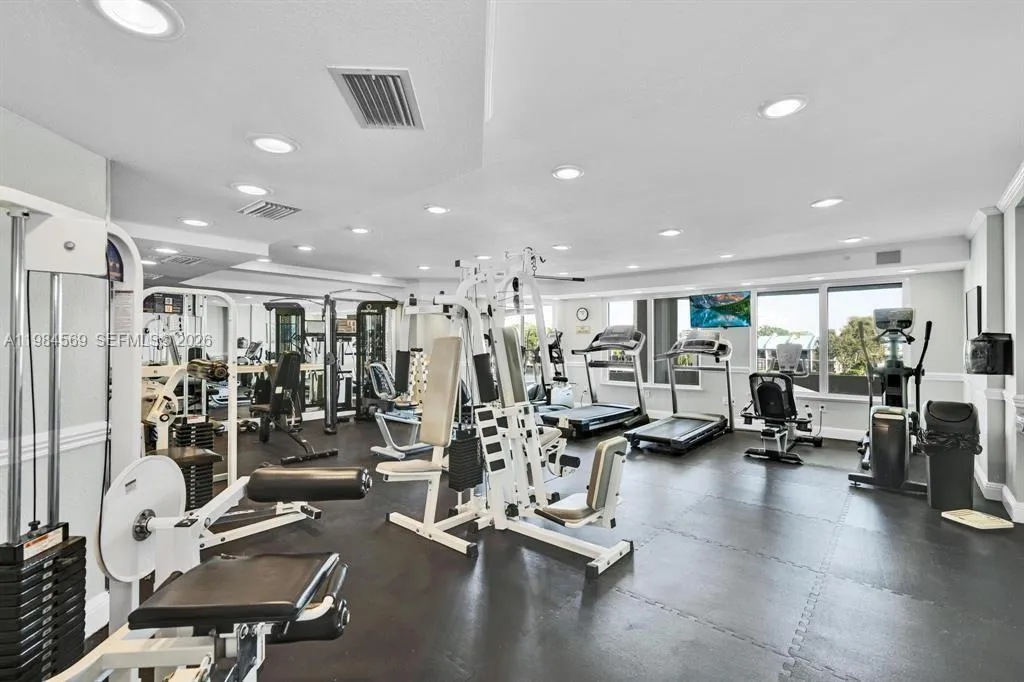 2880 NE 14th St Cswy # 311, Pompano Beach FL 33062