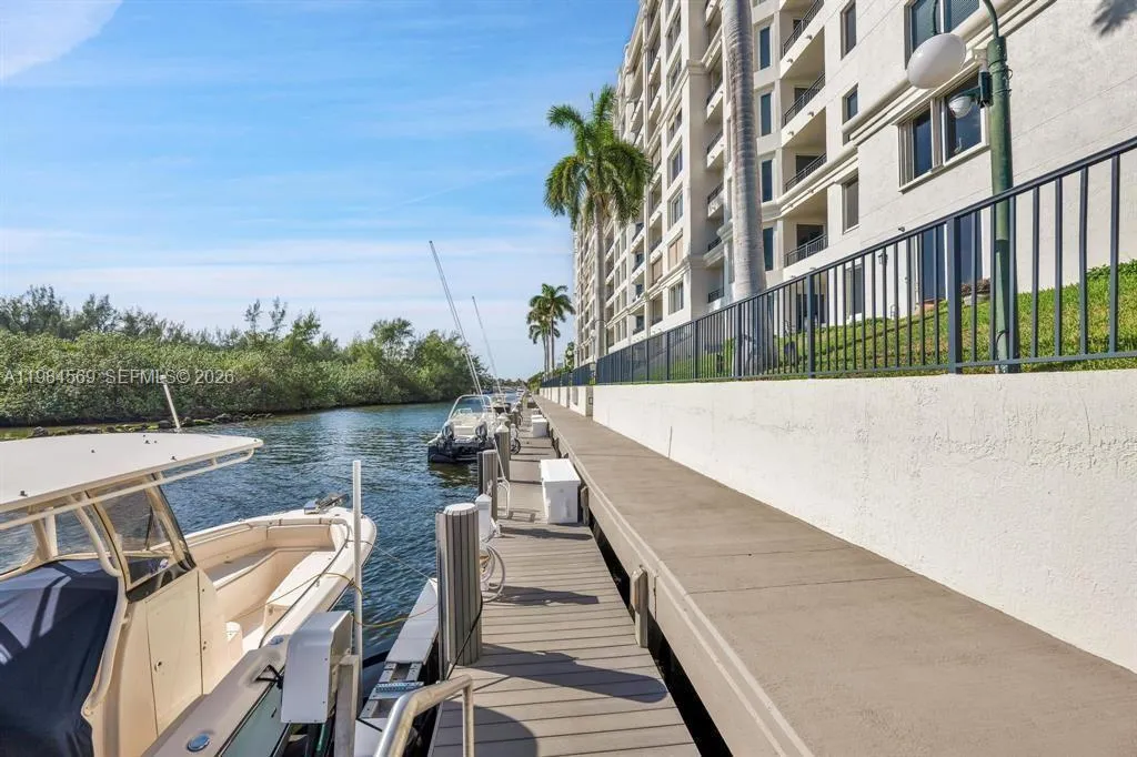 2880 NE 14th St Cswy # 311, Pompano Beach FL 33062