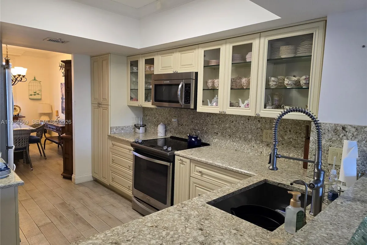 2880 NE 14th St Cswy # 311, Pompano Beach FL 33062