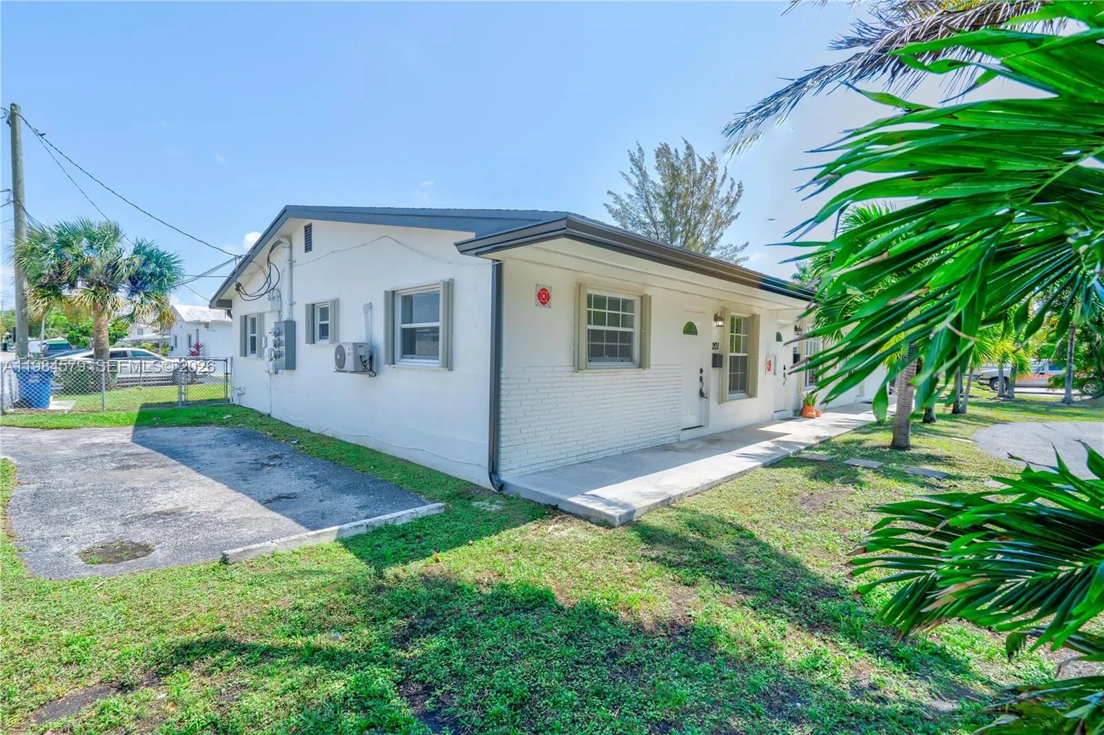 201 SW 9th Ave # 3, Hallandale Beach FL 33009