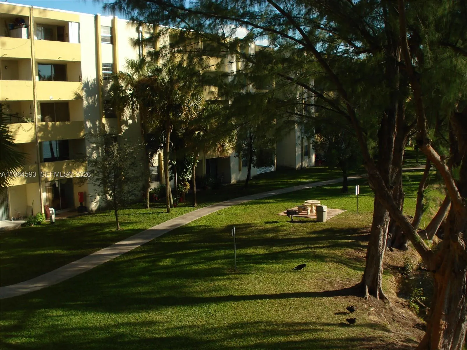 10000 NW 80Ct # 2463, Hialeah Gardens FL 33016