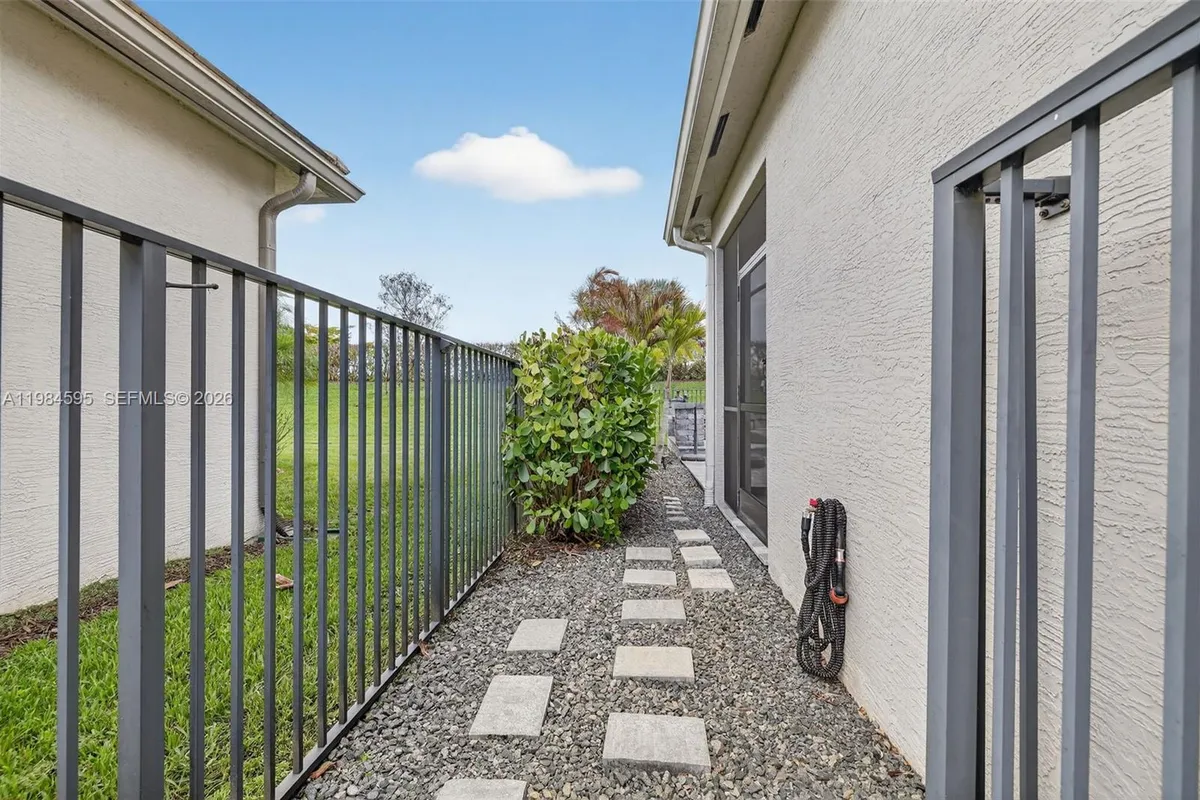 11884 SW Paradise River Rd, Port St. Lucie FL 34987