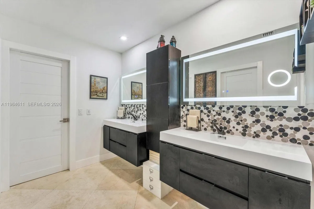 10126 SW 93rd Pl, Miami FL 33176