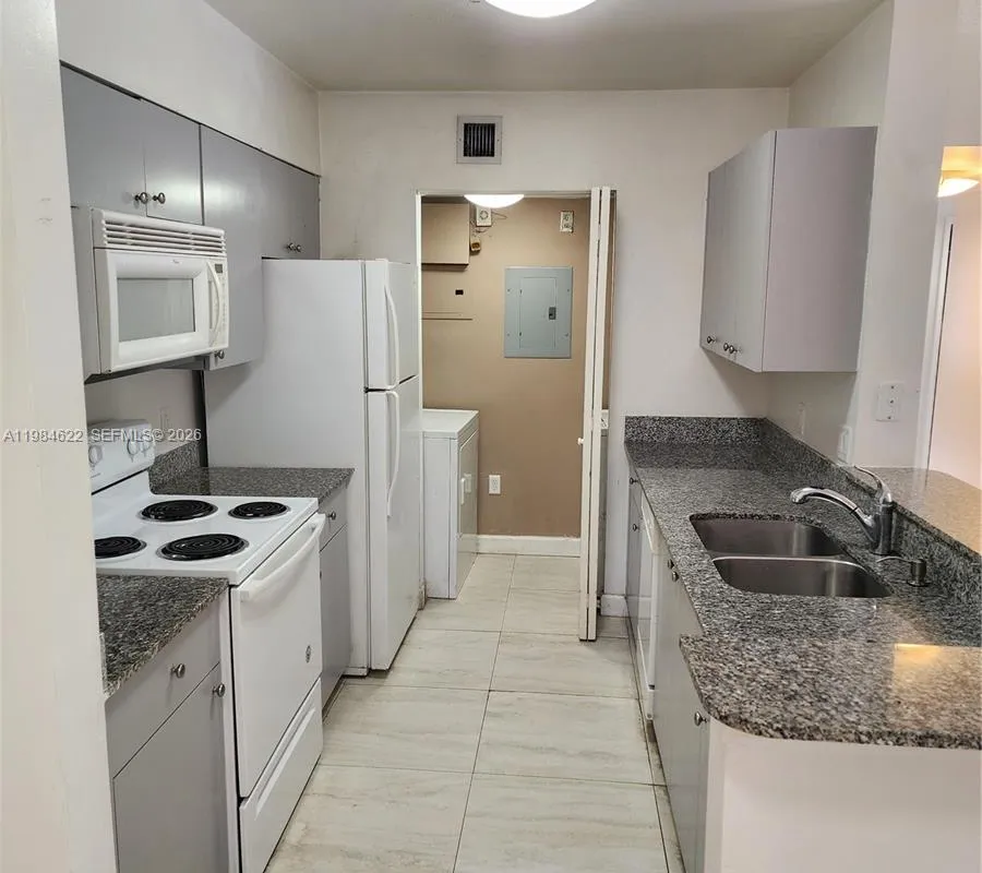 2451 Centergate Dr # 301, Miramar FL 33025