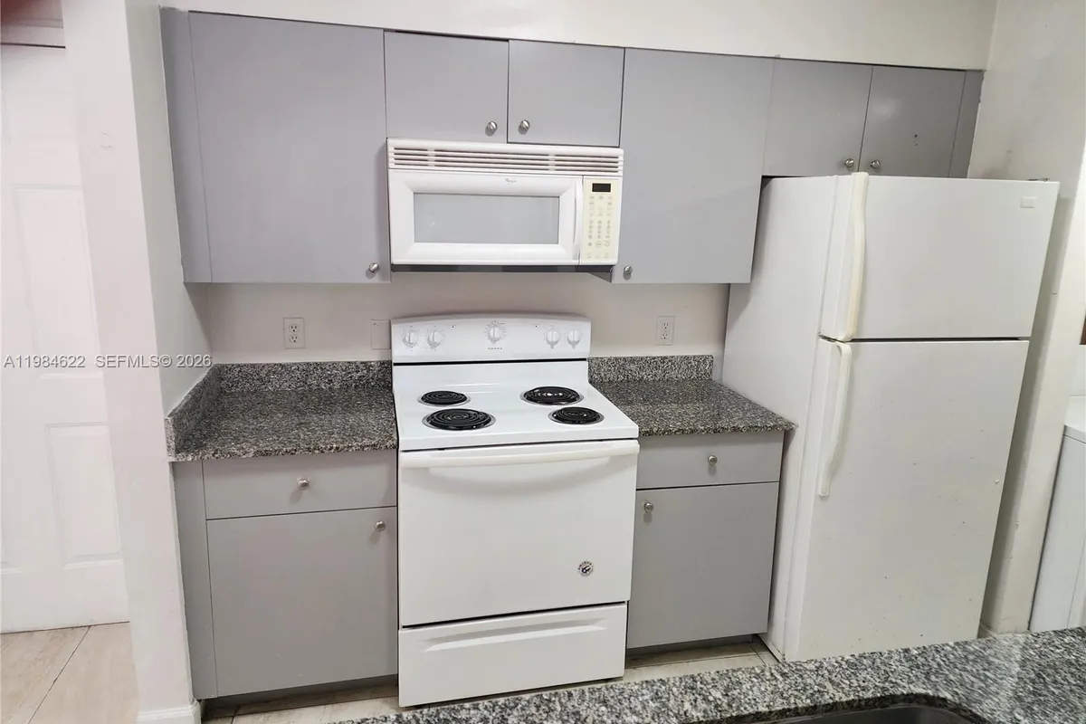 2451 Centergate Dr # 301, Miramar FL 33025