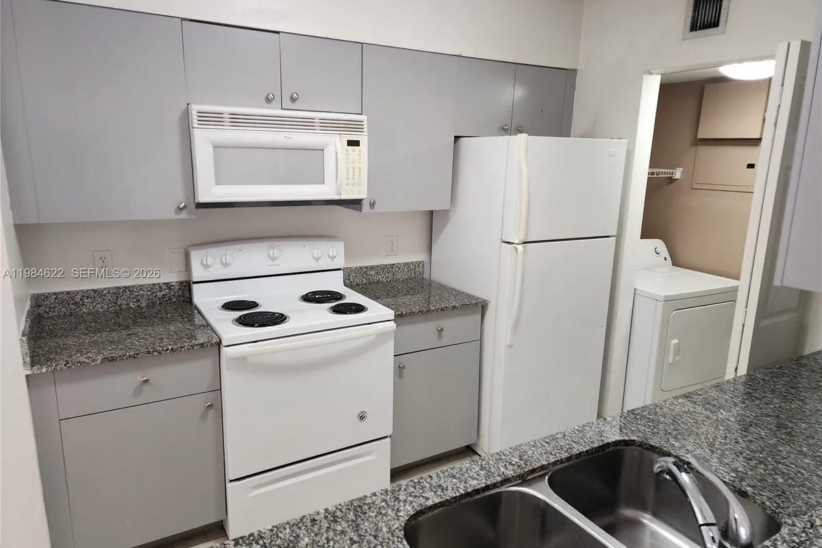 2451 Centergate Dr # 301, Miramar FL 33025