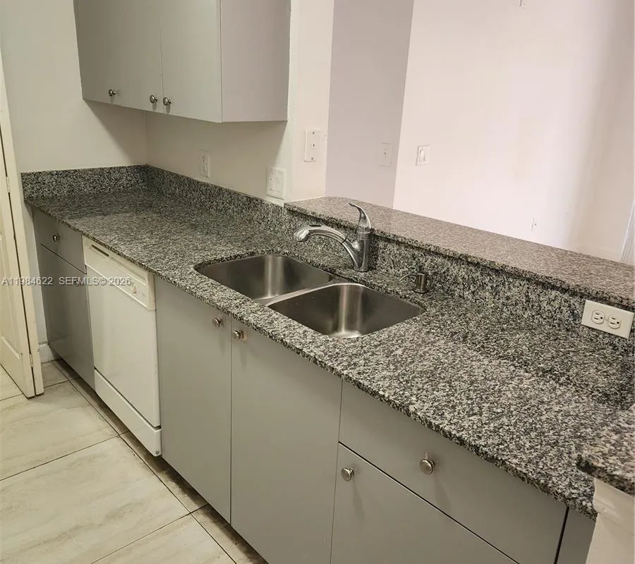 2451 Centergate Dr # 301, Miramar FL 33025