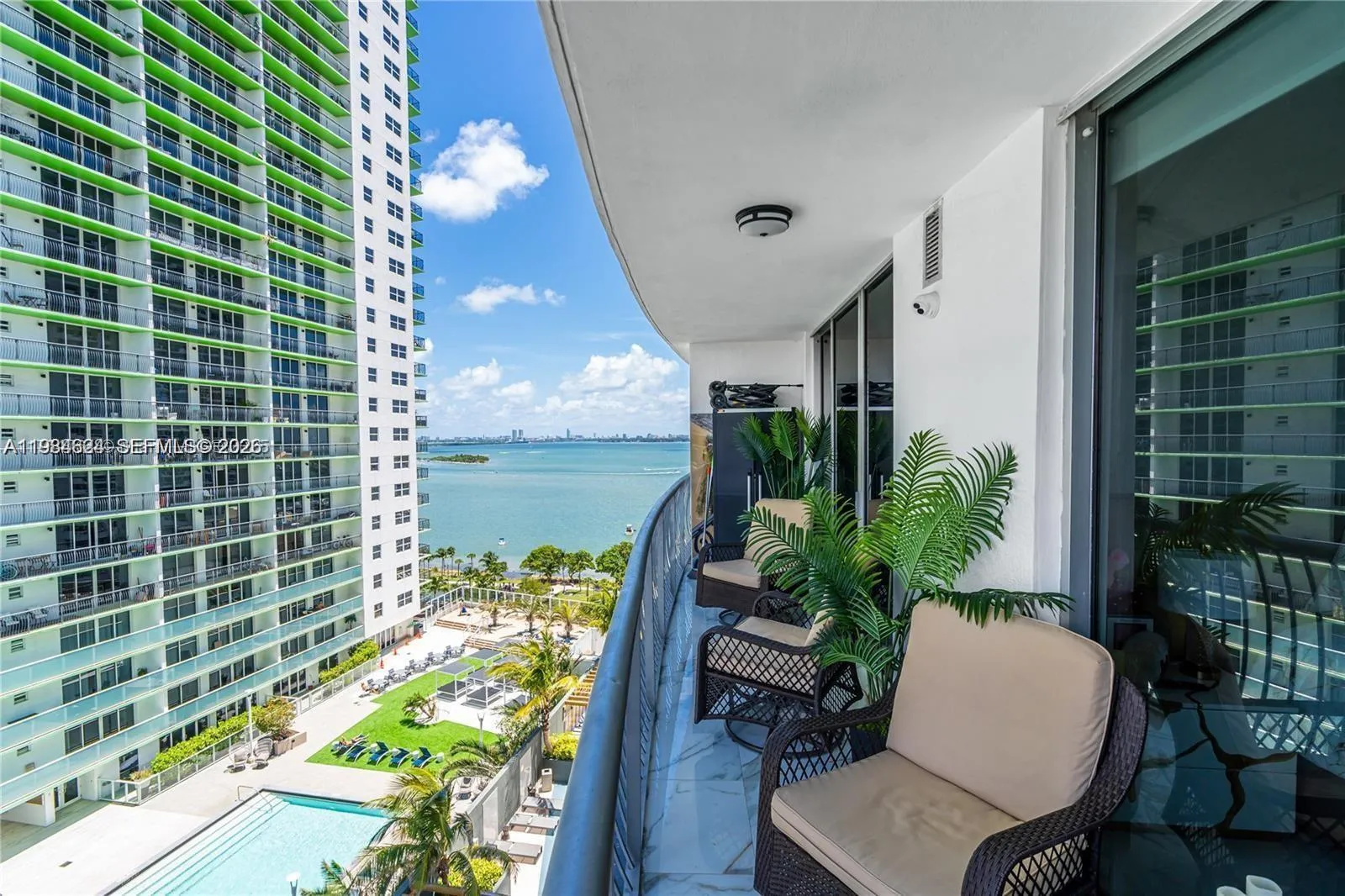 1 bedroom 1 bath for sale at 1750 N Bayshore Dr # 1709, Miami FL 33132