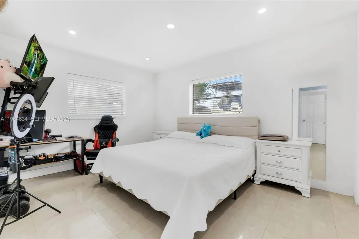 1820 N 27th Ave, Hollywood FL 33020