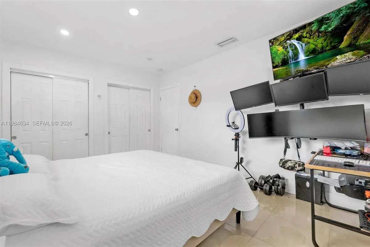 1820 N 27th Ave, Hollywood FL 33020