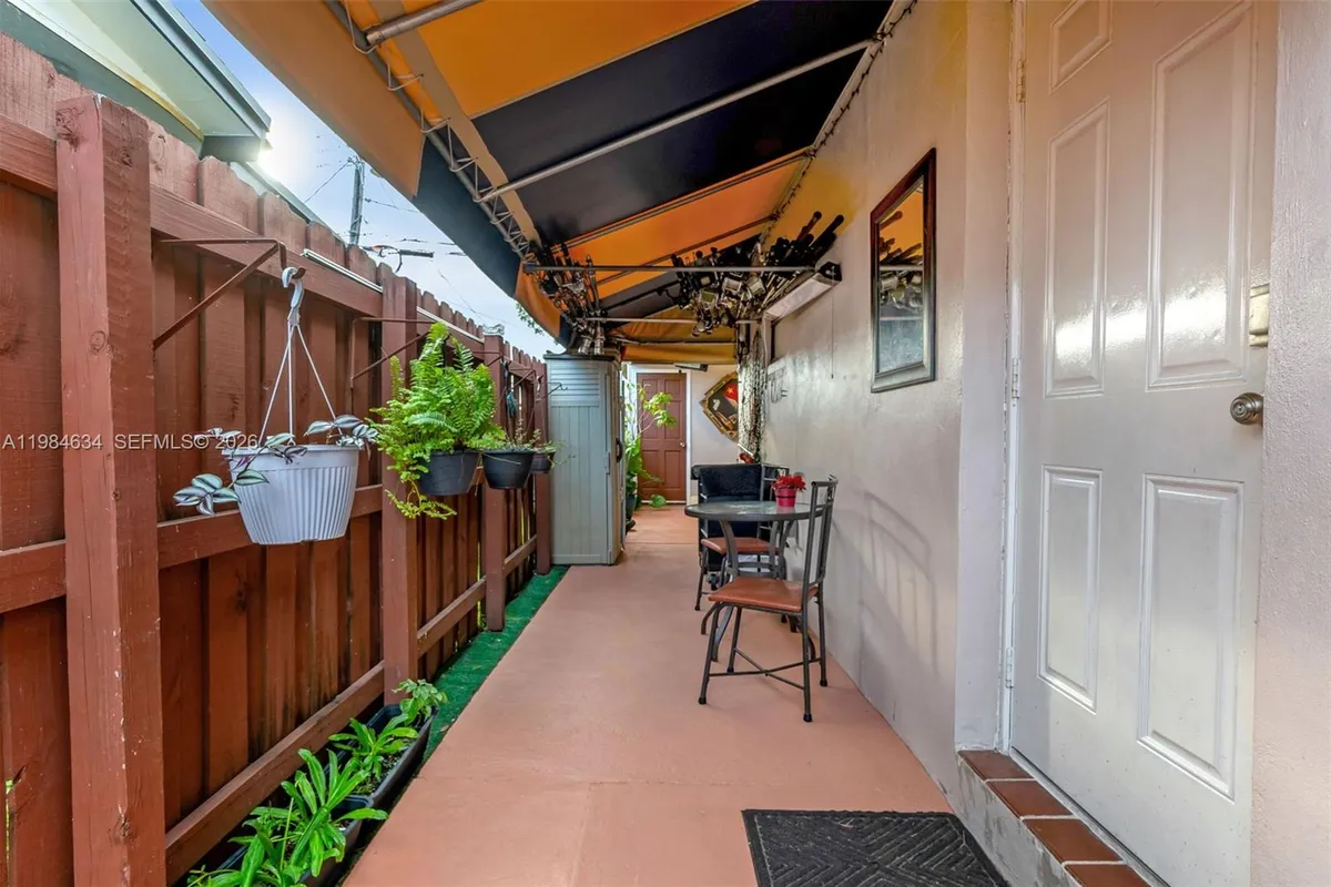 1820 N 27th Ave, Hollywood FL 33020