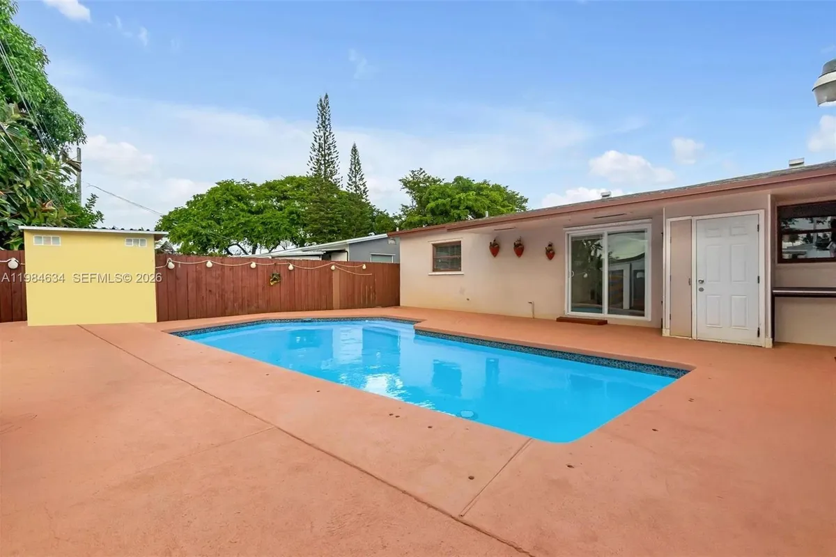 1820 N 27th Ave, Hollywood FL 33020