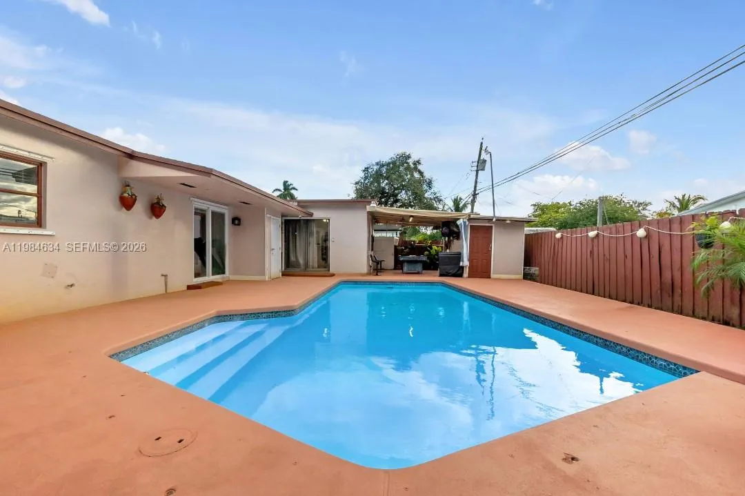 1820 N 27th Ave, Hollywood FL 33020