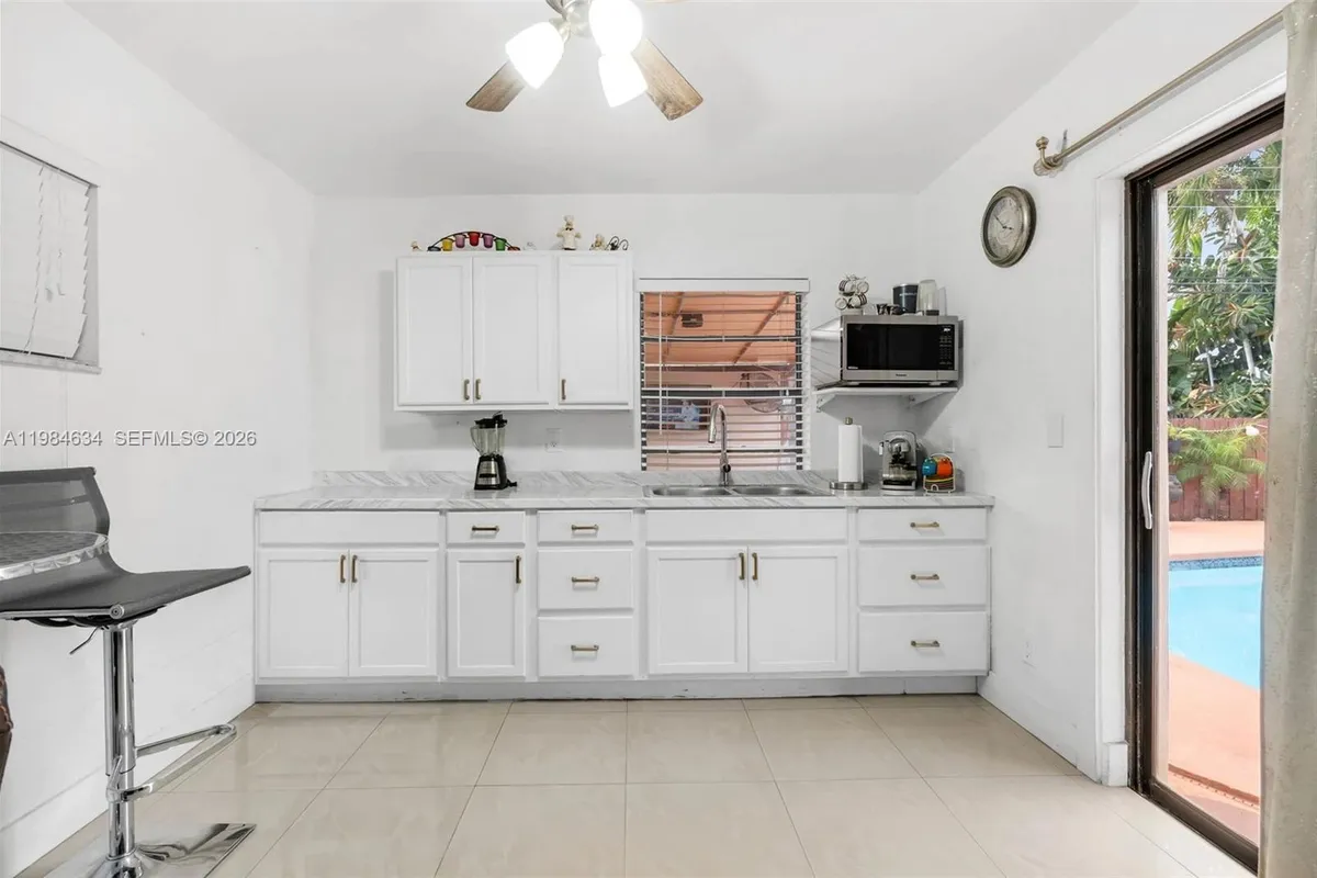 1820 N 27th Ave, Hollywood FL 33020