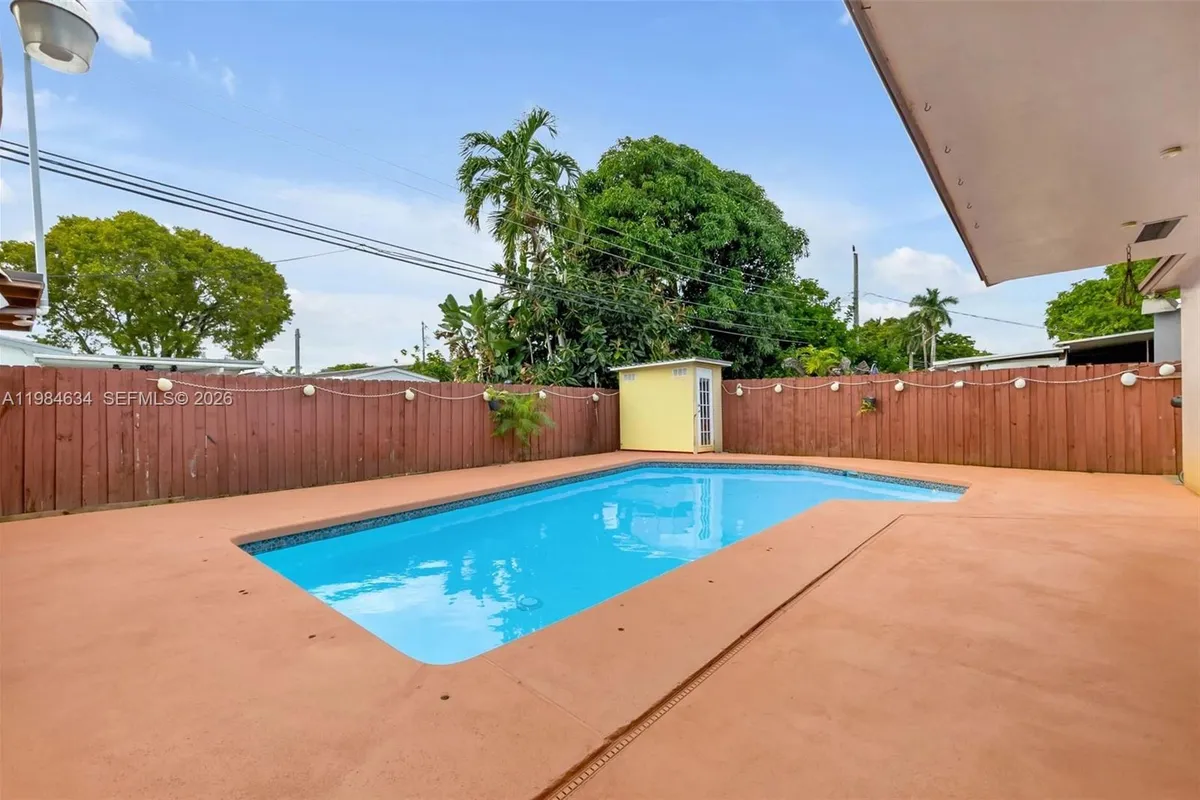 1820 N 27th Ave, Hollywood FL 33020