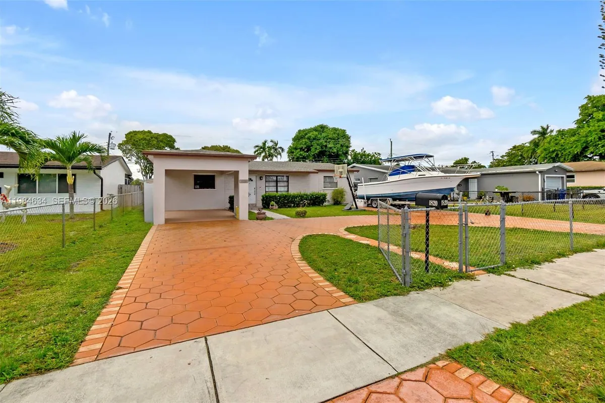1820 N 27th Ave, Hollywood FL 33020