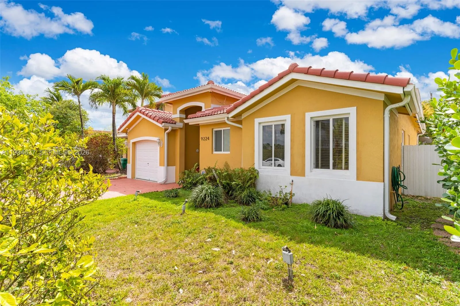 9224 Grand Canal Dr, Miami FL 33174