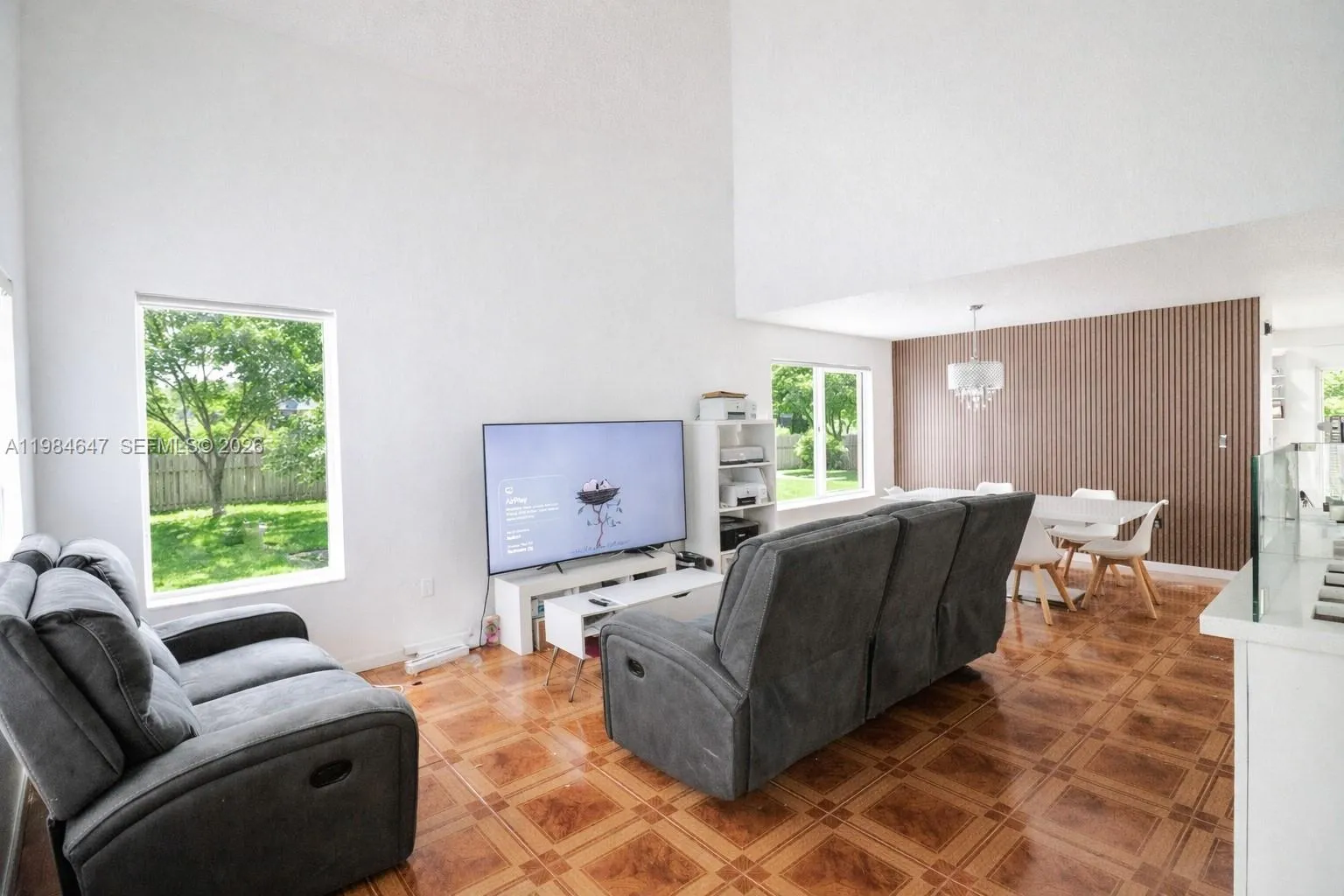 14615 SW 142nd Place Cir, Miami FL 33186