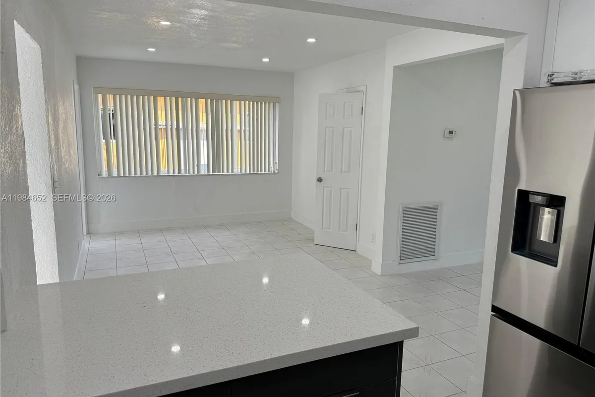 2400 N 57th Way, Hollywood FL 33021