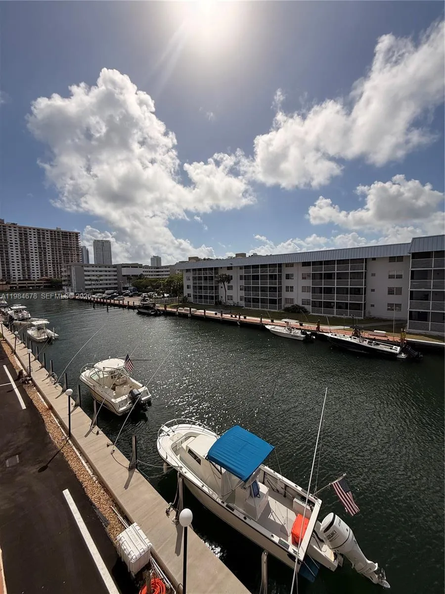 3860 NE 170th St # 304, North Miami Beach FL 33160