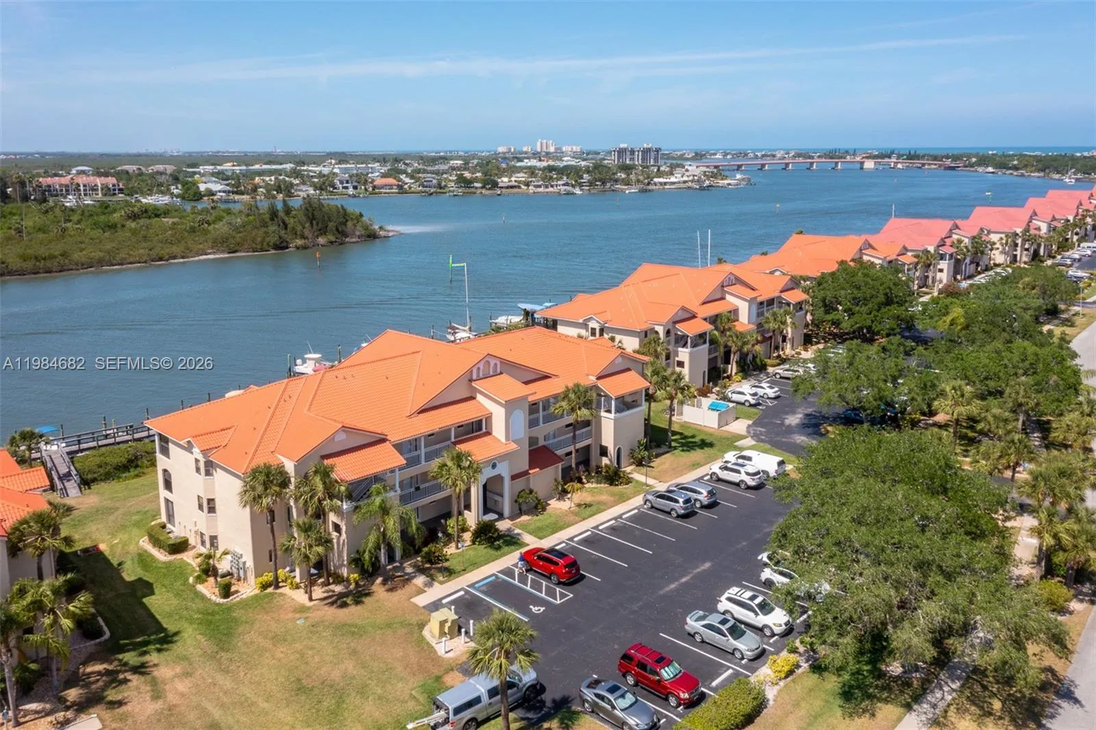 452 Bouchelle Drive # 303, New Smyrna Beach FL 32169