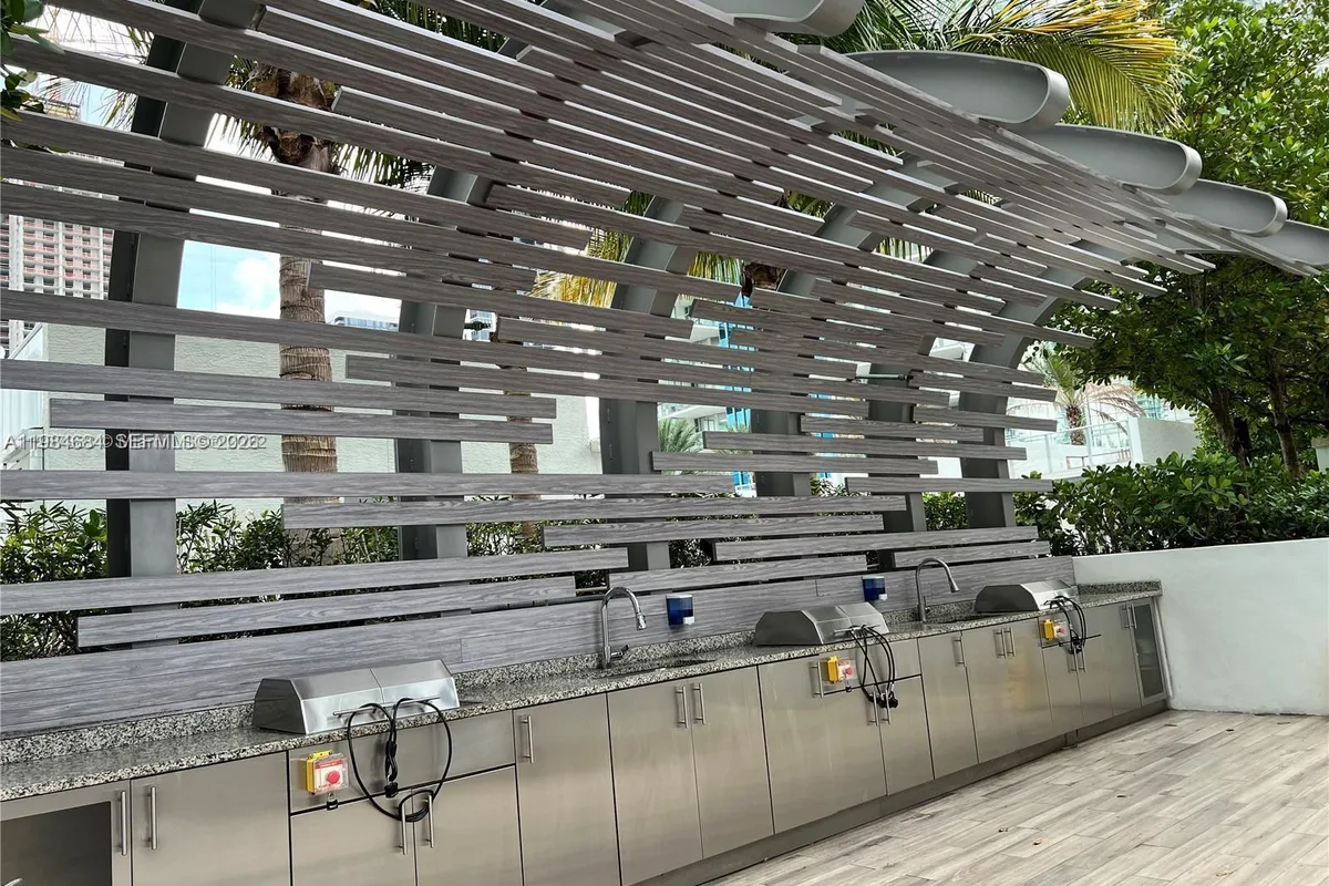 851 NE 1st Ave # 3601, Miami FL 33132