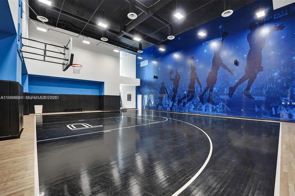 851 NE 1st Ave # 3601, Miami FL 33132