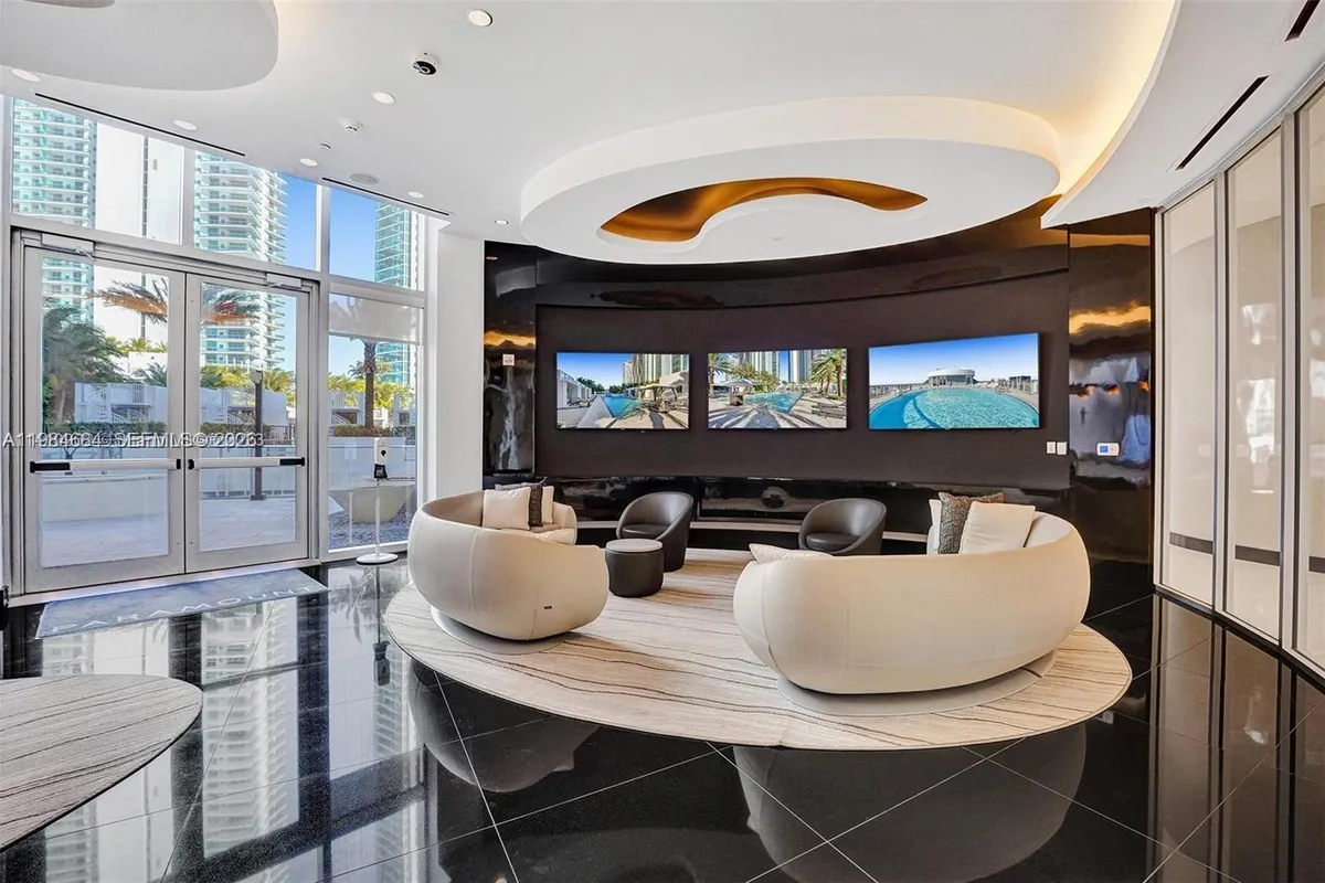 851 NE 1st Ave # 3601, Miami FL 33132