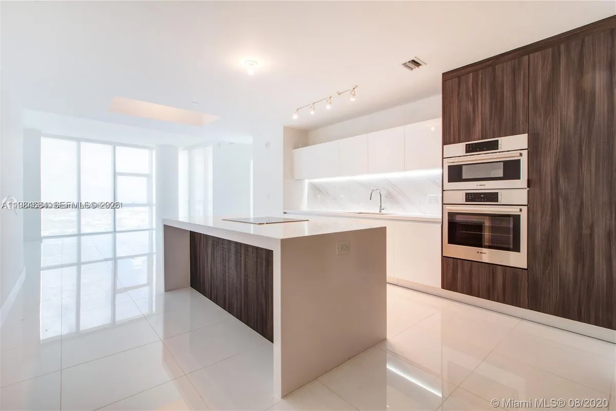 851 NE 1st Ave # 3601, Miami FL 33132