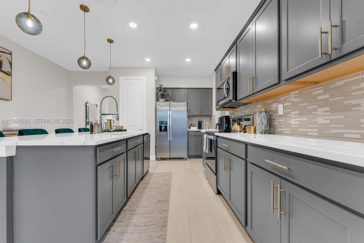 8351 NW 7th Ct, Plantation FL 33324