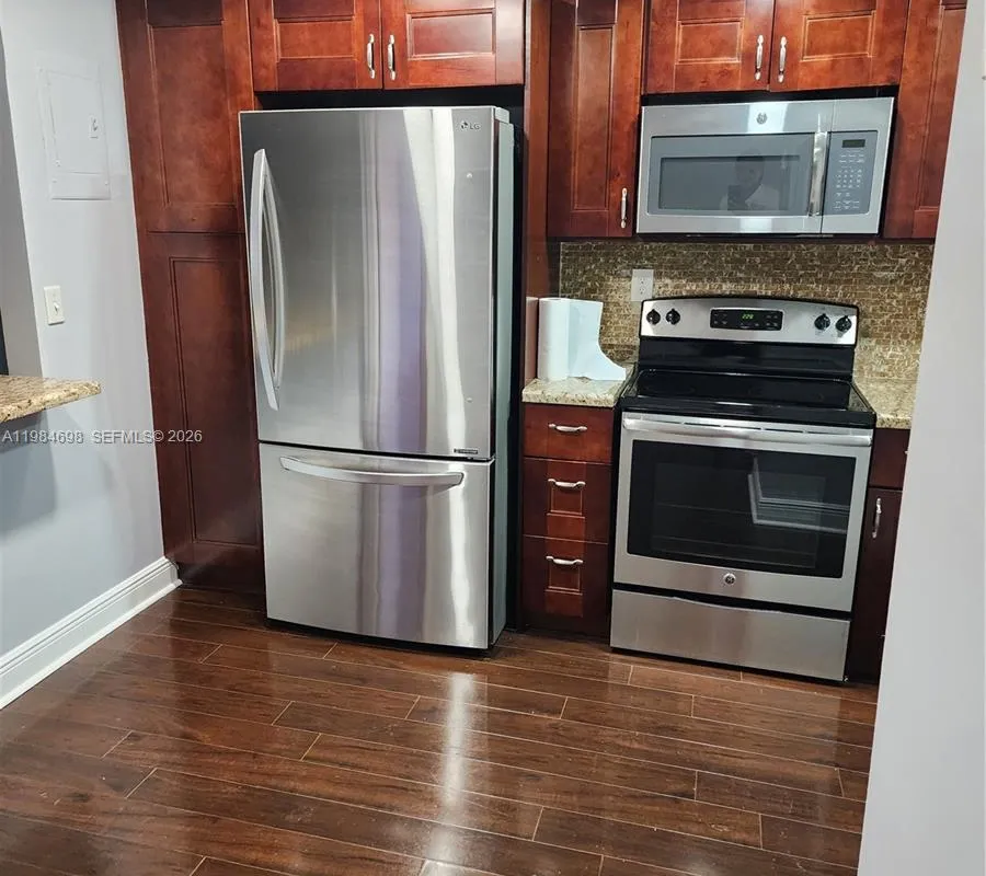 681 S Hollybrook Dr # 110, Pembroke Pines FL 33025