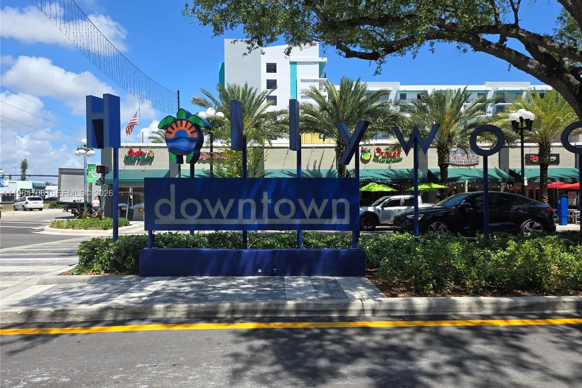 2247 Jackson St, Hollywood FL 33020