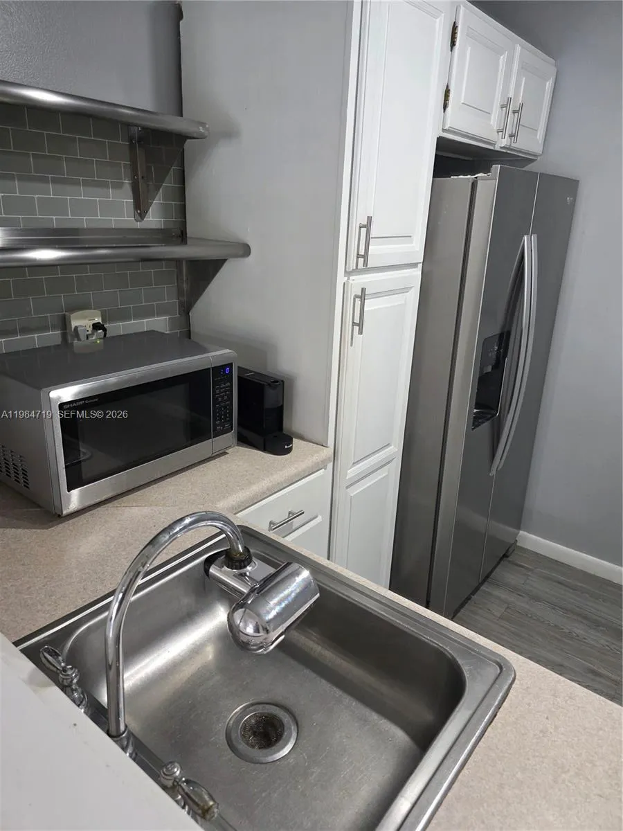 8065 SW 107th Ave # 202, Miami FL 33173