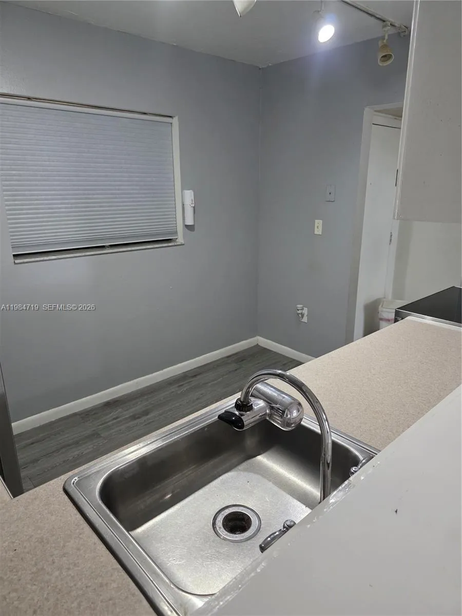 8065 SW 107th Ave # 202, Miami FL 33173