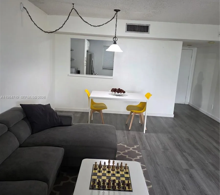 8065 SW 107th Ave # 202, Miami FL 33173