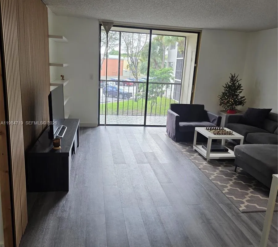 8065 SW 107th Ave # 202, Miami FL 33173