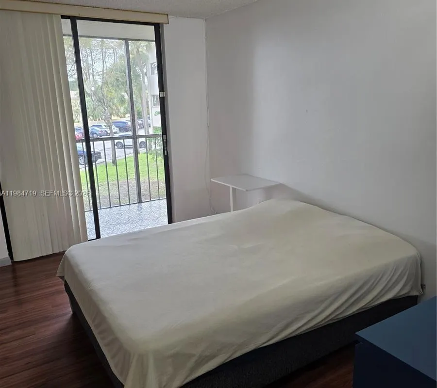 8065 SW 107th Ave # 202, Miami FL 33173