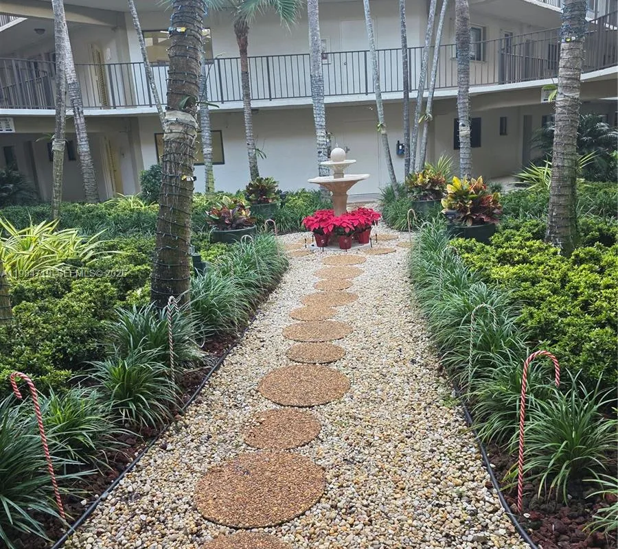 8065 SW 107th Ave # 202, Miami FL 33173