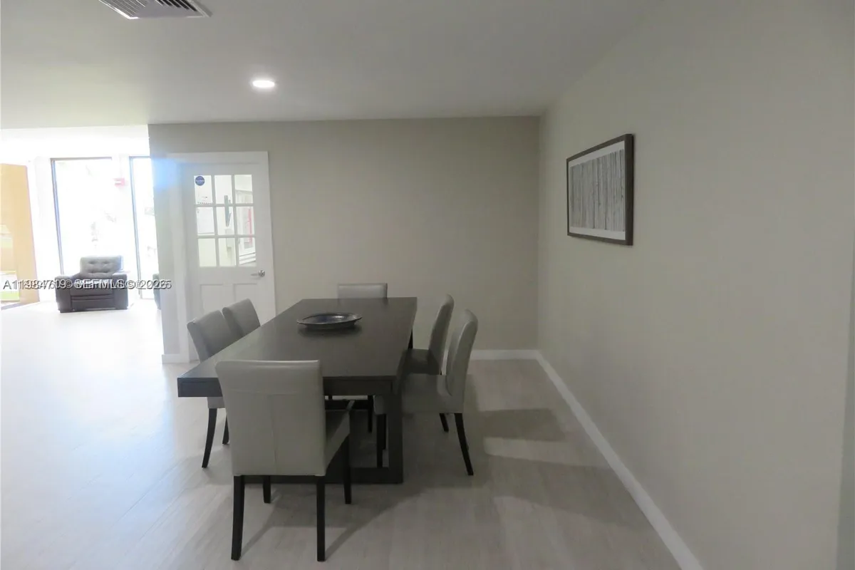 8065 SW 107th Ave # 202, Miami FL 33173