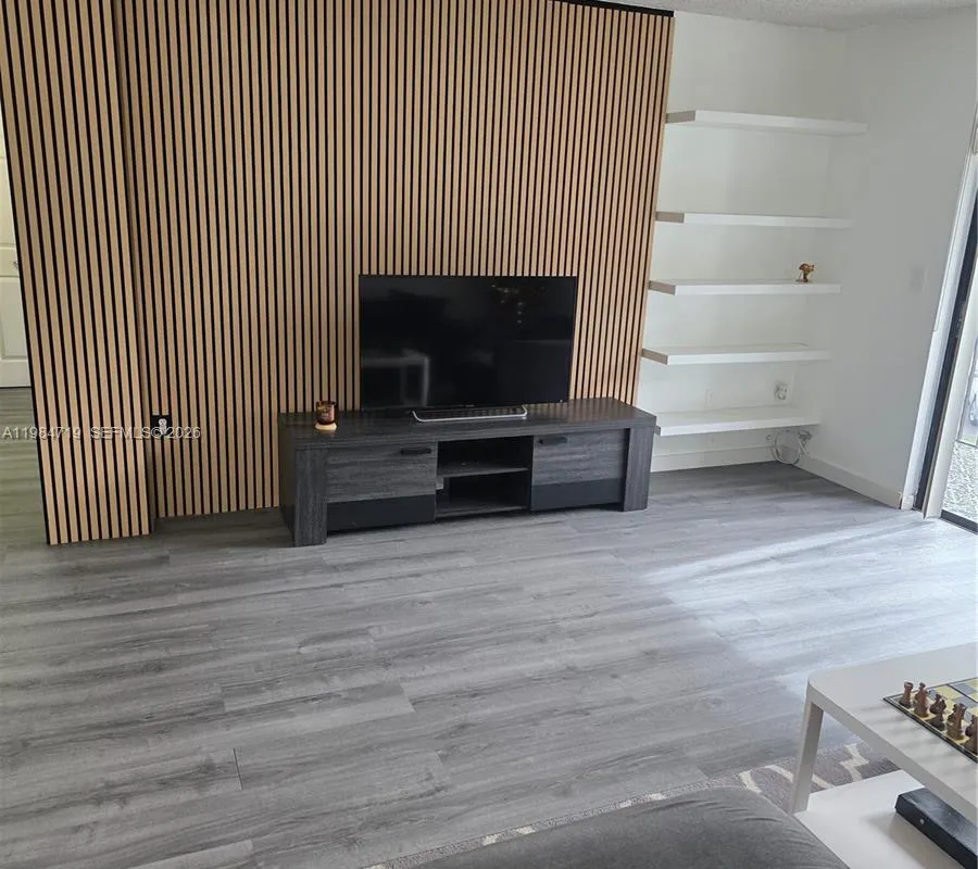 8065 SW 107th Ave # 202, Miami FL 33173